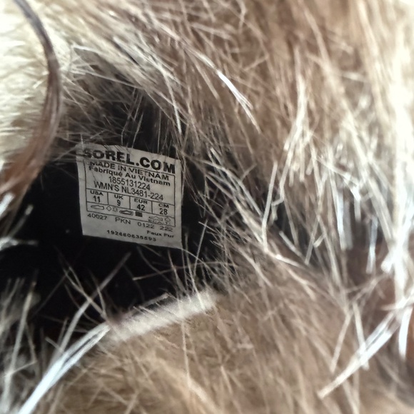 Joan of Arctic Winter Boots - Picture 4 of 5